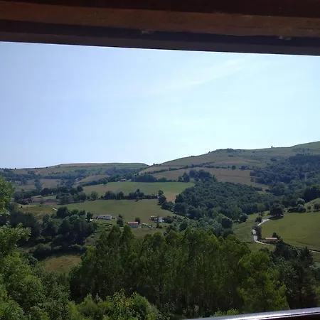 Con Terraza En El Valle De Soba Apartment