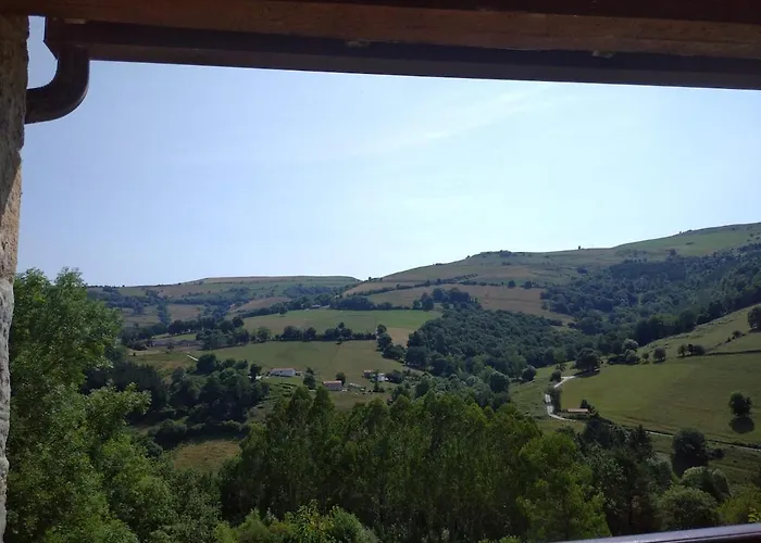 Con Terraza En El Valle De Soba Apartment